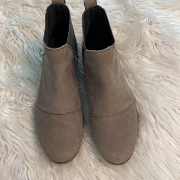 SOREL Boots size 8.5 color gray/silver excellent condition see all photos - Picture 6 of 16